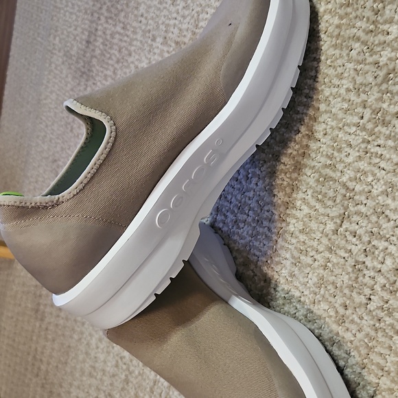 Womens OOFOS Oomega Eezee Nomad Slip On Sneakers NWT - Picture 7 of 7